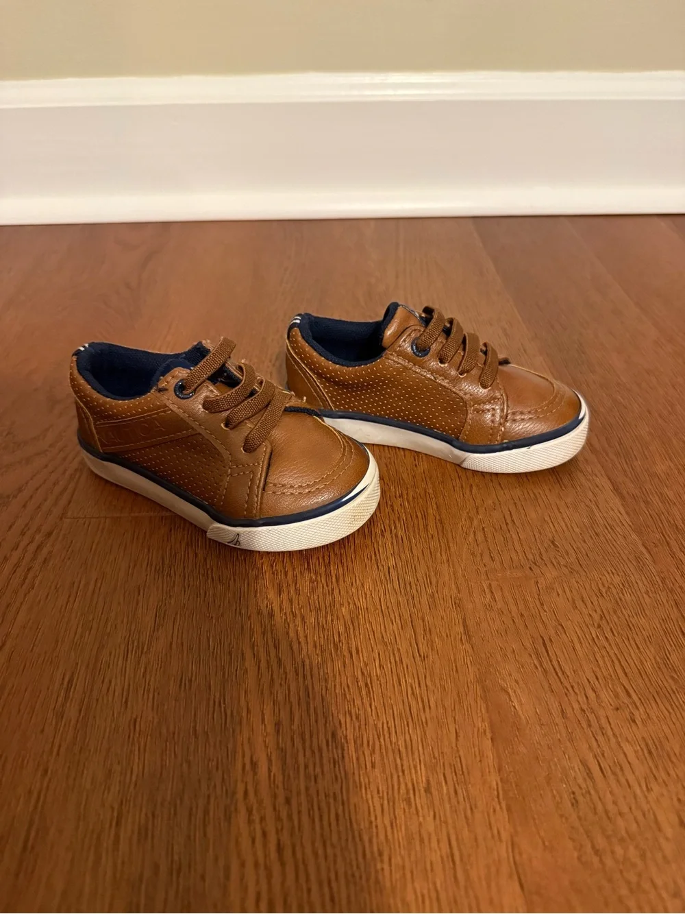 Nautica Toddler Boy Brown Faux Leather Slip On Sneakers Size 5